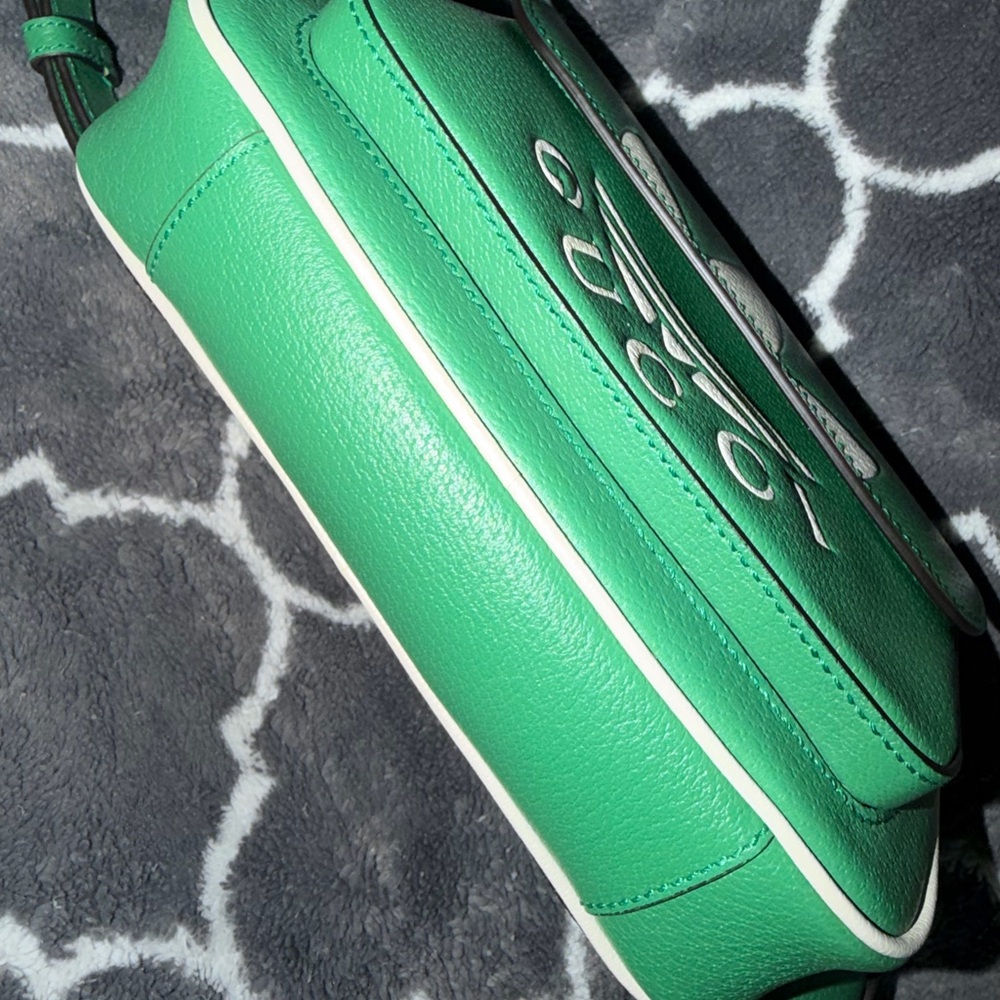 Gucci x Adidas Calfskin Leather Belt Bag - Picture 2 of 8
